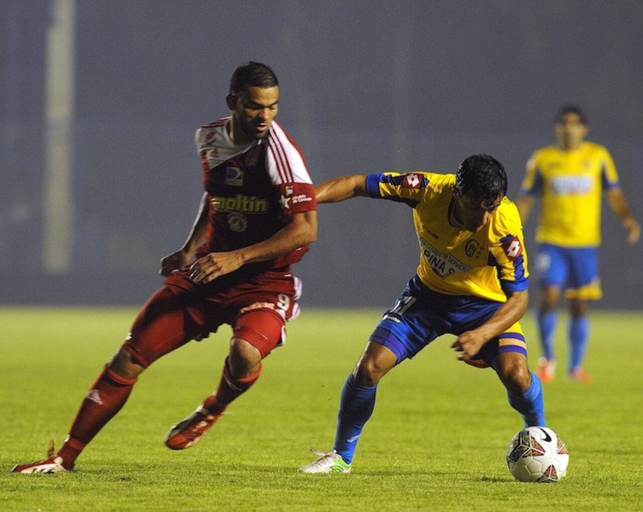 Cristian López, jugando por Capiatá.