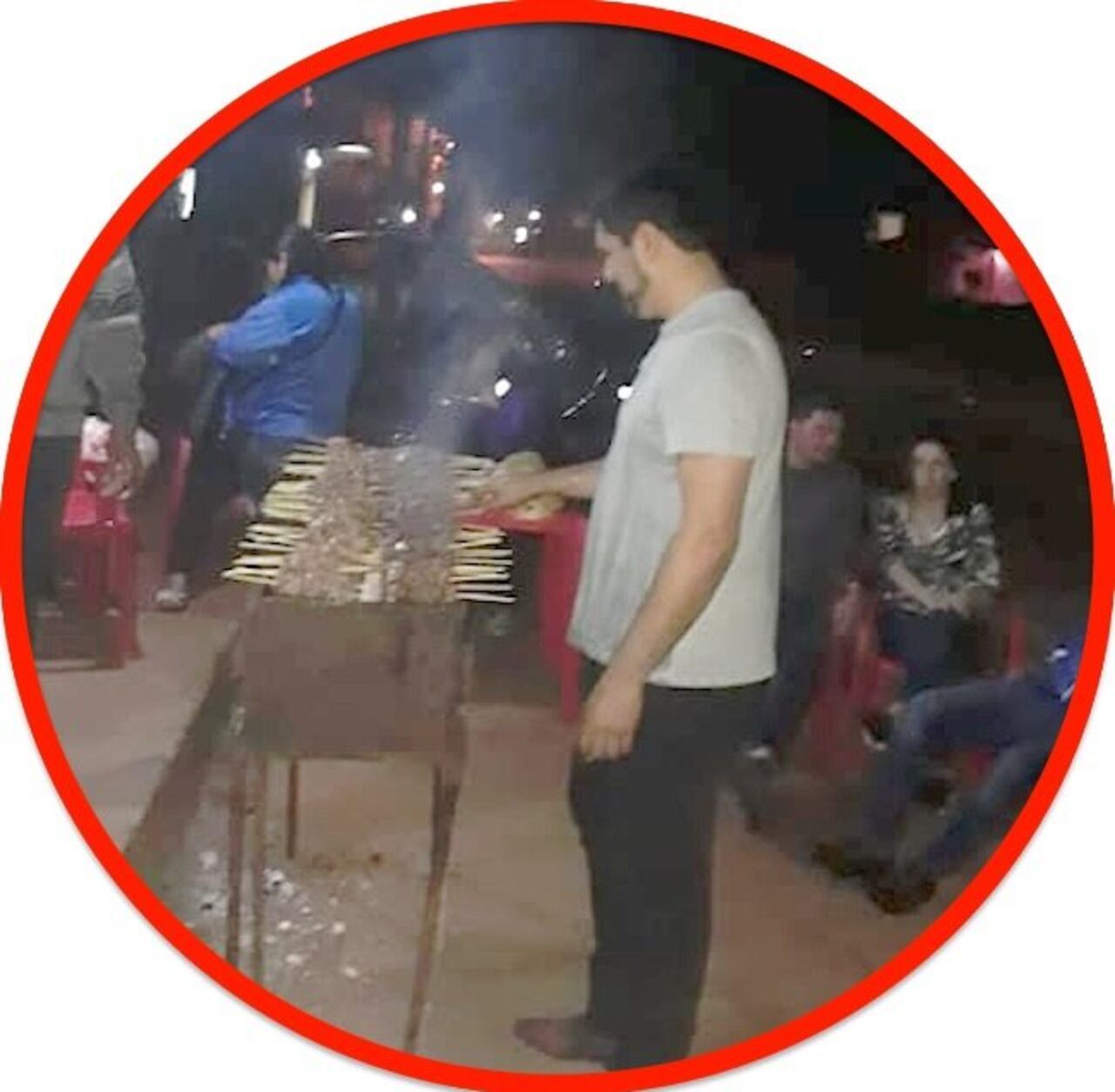 Recibieron muchos clientes, quienes avei querían ayudar al abue.
