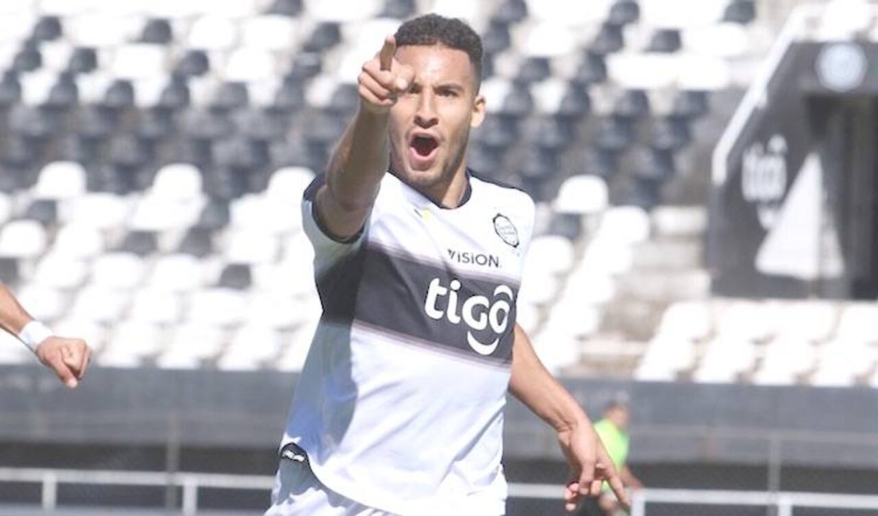 Fernando Cardozo, delantero.