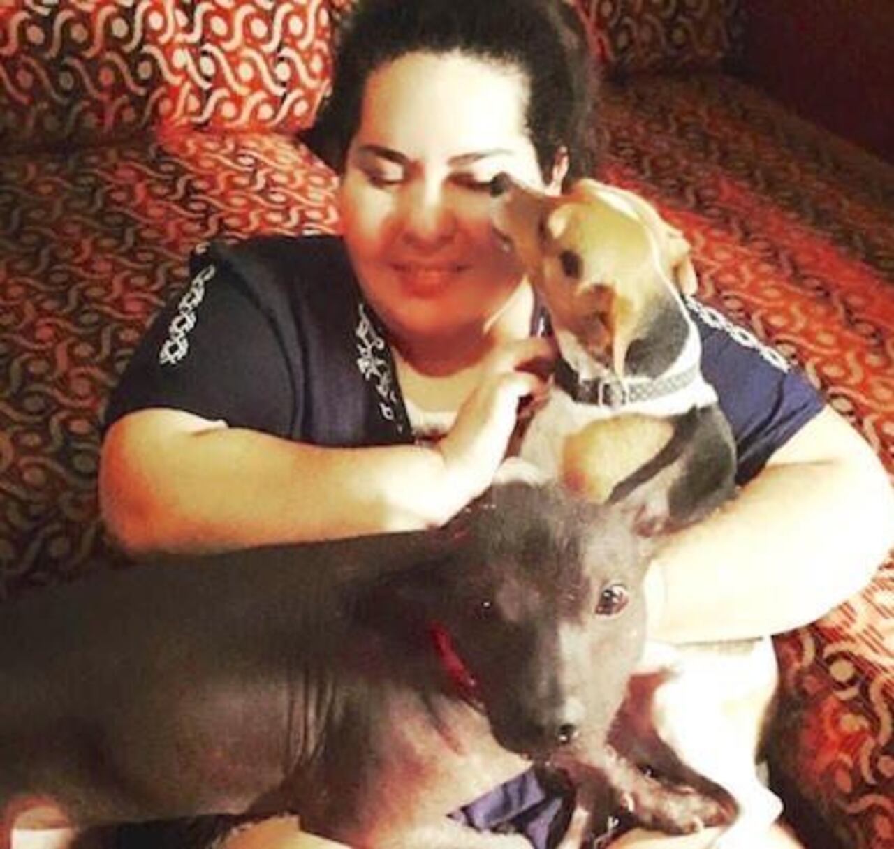 MAMITA. Ella es Caro, la mujer que los cuida y protege como si fueran sus propios hijos.