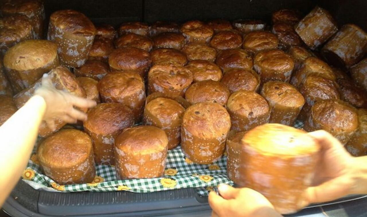 Los primeros panes dulces listos para ser entregados.