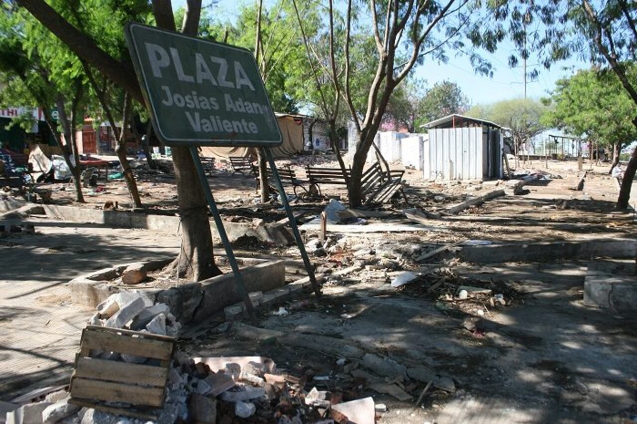 ERA UNA VEZ. De la plaza José Adán Valiente solo quedó el cartel.