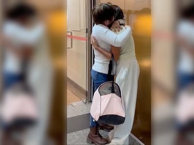 Luego de más de dos años, nieta se reencontró con su abuela: “Te amo”