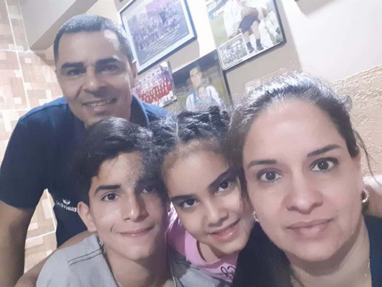 La familia de Rolón, quienes son sus pilares en su vida.