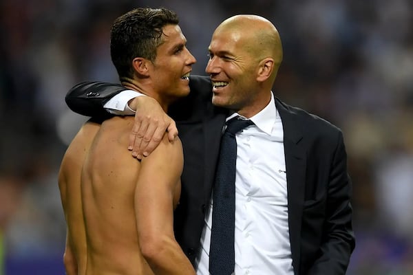 Zidane se saca el sombrero recordando a Cristiano