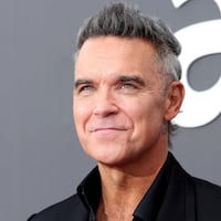 Mirá lo que Robbie Williams descubrió que tiene a sus 52 años