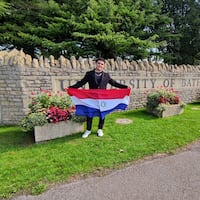 Sufrió bullying por nerd y será doctor en Inglaterra