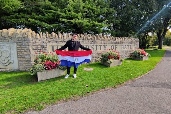 Sufrió bullying por nerd y será doctor en Inglaterra