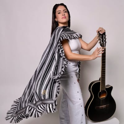 Elegida para cantar el Himno
