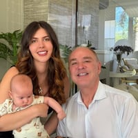 ¡Todo un Romeo! Atendé el saludito que el exgobernador le tiró a su doñita