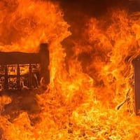 Anciano omano tras incendiarse su casa