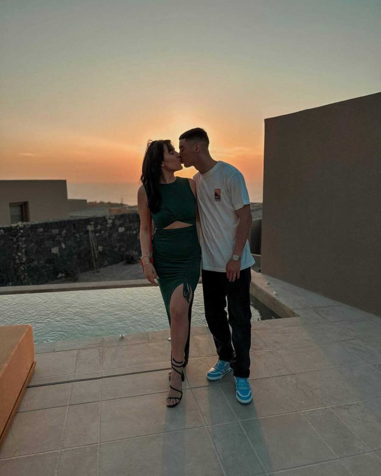 Alexia con MIguel Almirón, en un momento romántico.