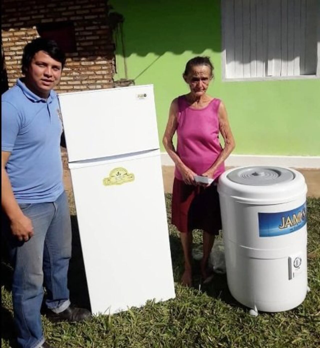 Con los regalazos que recibió de Tupi.