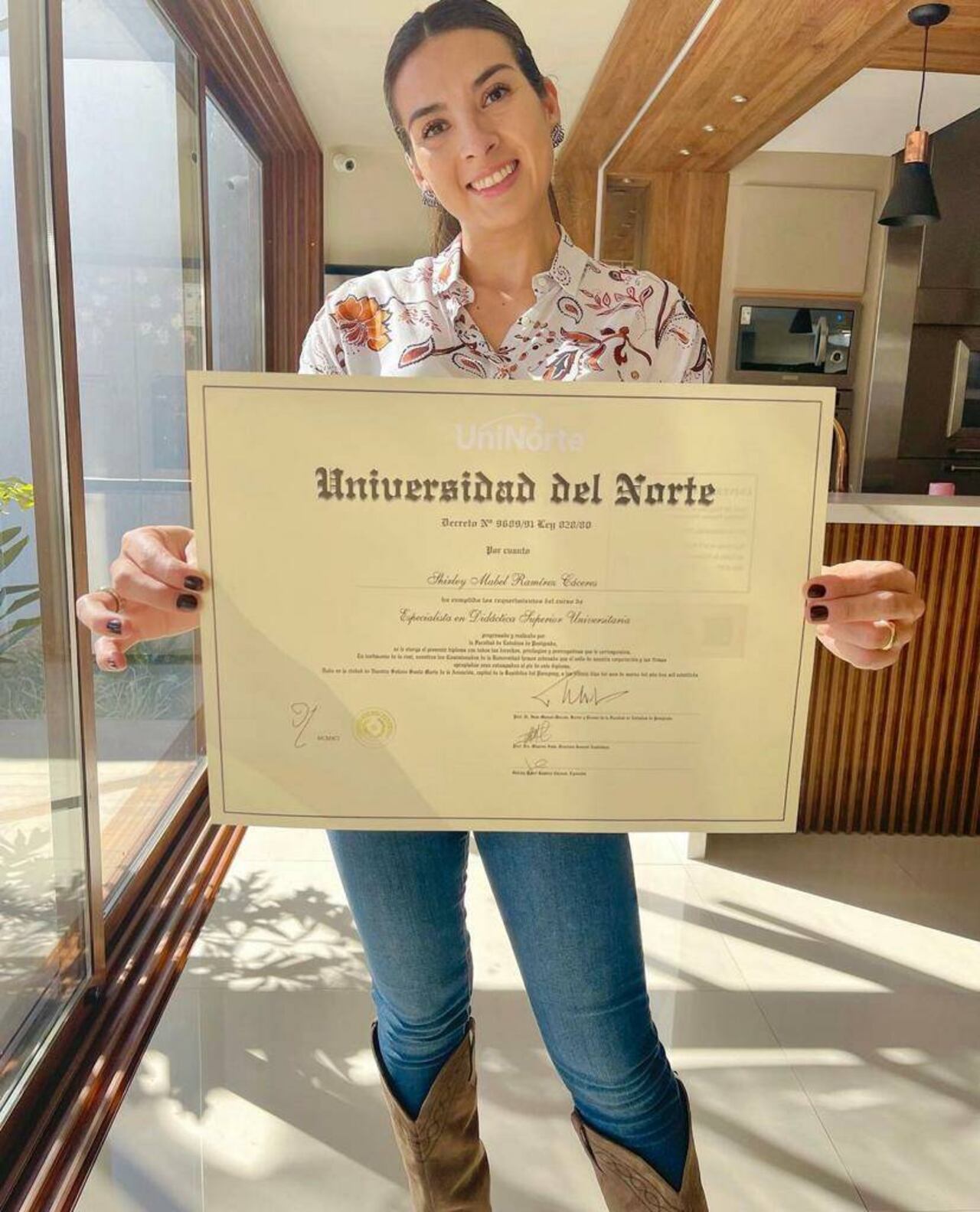 Hace poco, Shirley se recibía también como pedagoga, sumando a su título de doctora en Medicina.