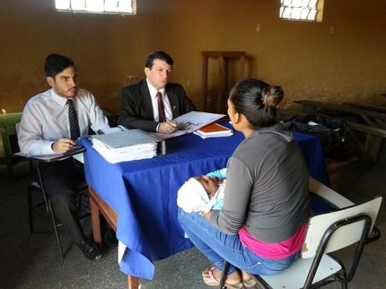 Asistencia legal gratuita a pobladores de la Chacarita - Crónica.com.py
